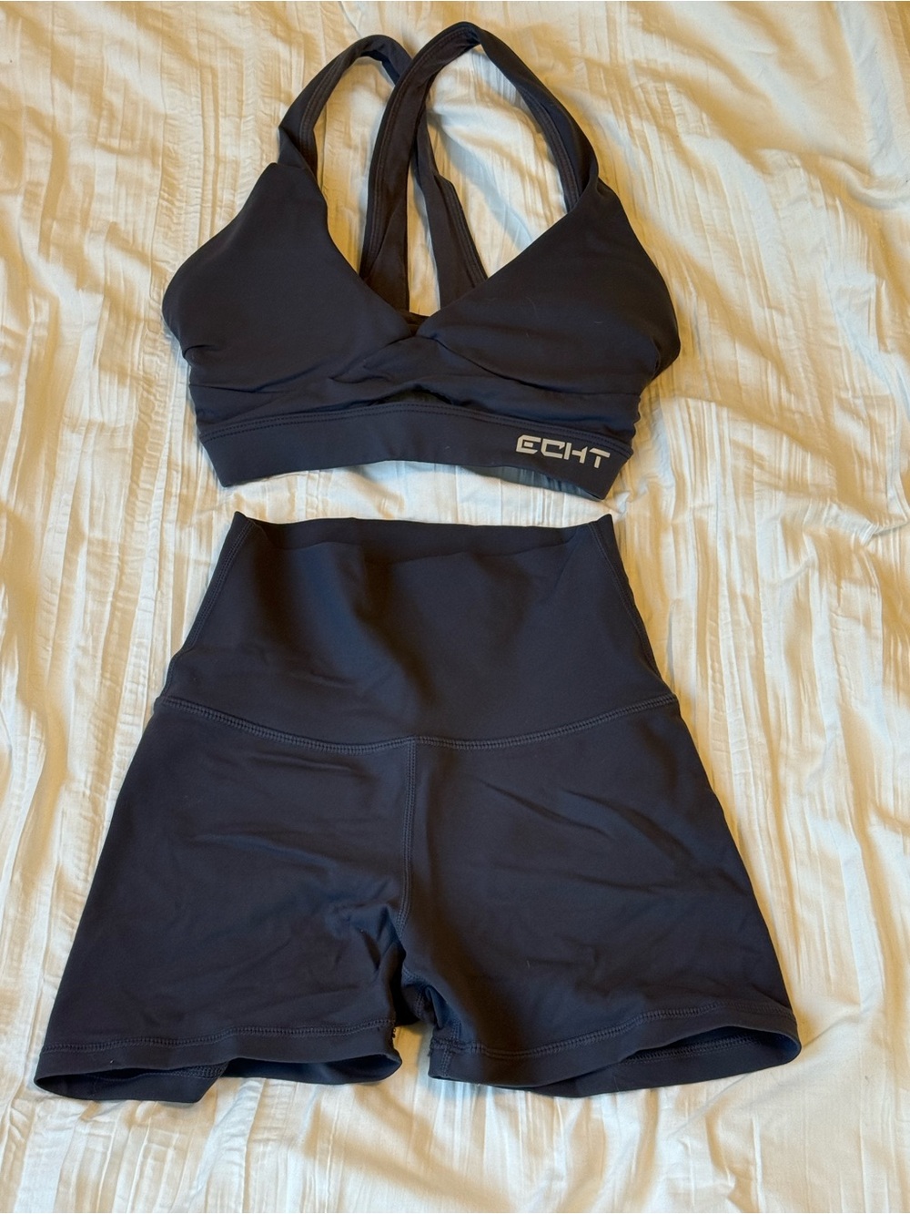 ECHT Sports Bra & High-Waist Shorts Set